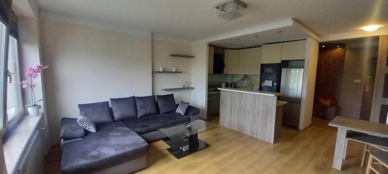 סלאופסק Konarskiego Apartments מראה חיצוני תמונה